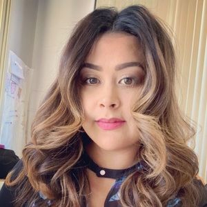 Meet your Posher, Alma